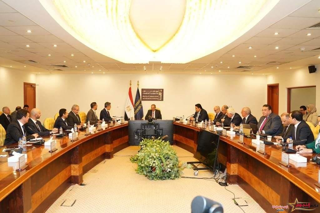 طلعت يشهد توقيع اتفاقية تعاون بين "المصرية للاتصالات" و "Cloud4C" وكيل شركة SAP العالمية