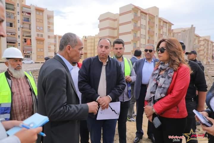 محافظ دمياط تتابع الأعمال الجارية بمشروع إنشاء سوق الجمعة الحضارى