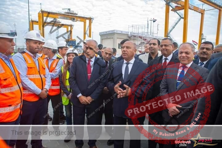 الوزير يتفقد أعمال التجهيز و الإعداد للتشغيل التجريبي لمحطة تحيا مصر متعددة الأغراض بميناء الإسكندرية