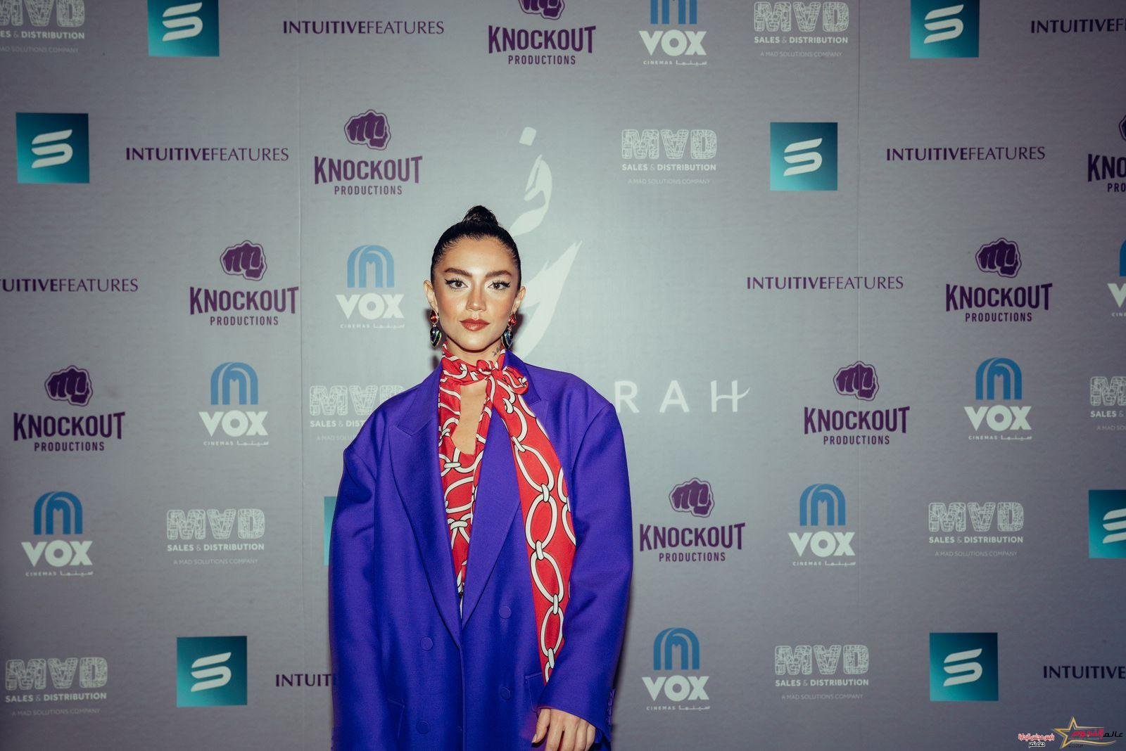 نجوم عرض "فرح" في إحدى السينمات بالامارات 