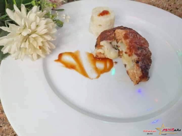 برجر دجاج بالجبنة الموتزاريلا ... مقدم من الشيف: سهام الحشاش 1 برجر دجاج بالجبنة الموتزاريلا ... مقدم من الشيف: سهام الحشاش