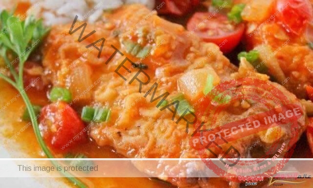 السمك الفيليه بصلصة الطماطم ... مقدمة من: مطبخ عالم النجوم
