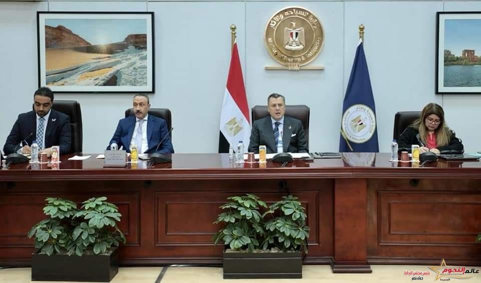 وزير السياحة يجتمع مع ممثلي اللجنة النقابية للعاملين بالهيئة المصرية العامة للتنشيط السياحي