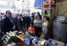 مدبولى يتفقد عدداً من المحال التجارية بنطاق مساكن مدينة 24 أكتوبر المطورة بحي فيصل