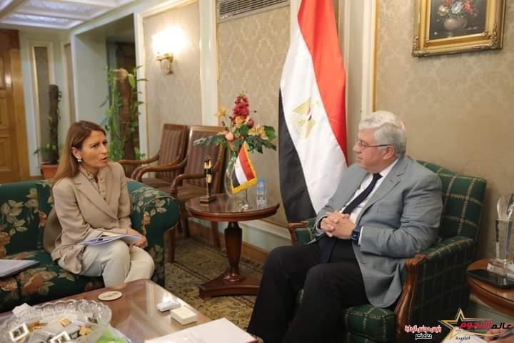 عاشور يستقبل مديرة مكتب اليونسكو الإقليمي للعلوم لبحث التعاون في دعم شباب الباحثين في البحث العلمي