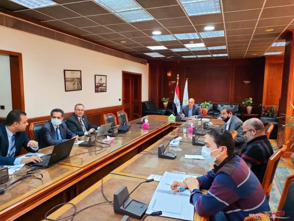 سويلم يتابع موقف مشروعات حماية الشواطئ والتنسيق المشترك بين هيئة حماية الشواطئ ومعهد بحوث الشواطئ