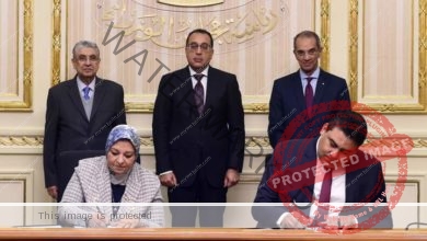 رئيس الوزراء يشهد مراسم توقيع بروتوكول تعاون بين " المصرية للاتصالات" و"المصرية لنقل الكهرباء"