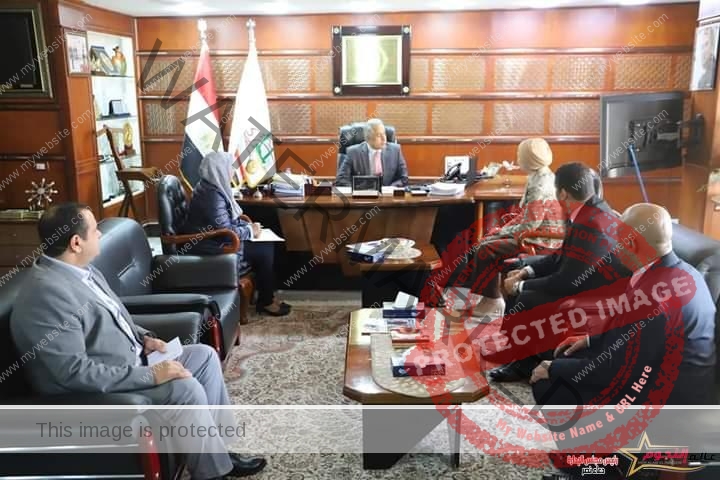 وزير القوى العاملة يلتقى القنصل العام المصرى الجديد بدولة الكويت