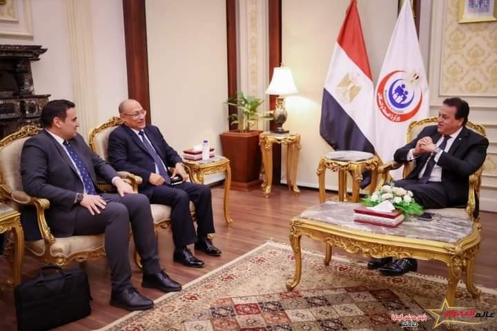 عبدالغفار يبحث مع رئيس قطاع الرعاية الصحية بمجموعة القمرا القطرية سبل التعاون وفرص الاستثمار بالمنظومة الصحية