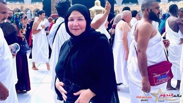 عبير منير تشارك جمهورها من مناسك العمرة 