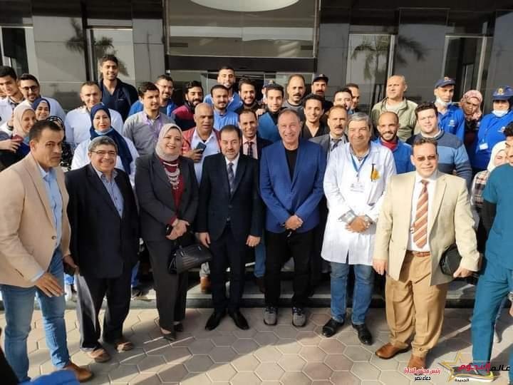 رئيس النادي الأهلي يزور مستشفى العاشر من رمضان الجامعي 