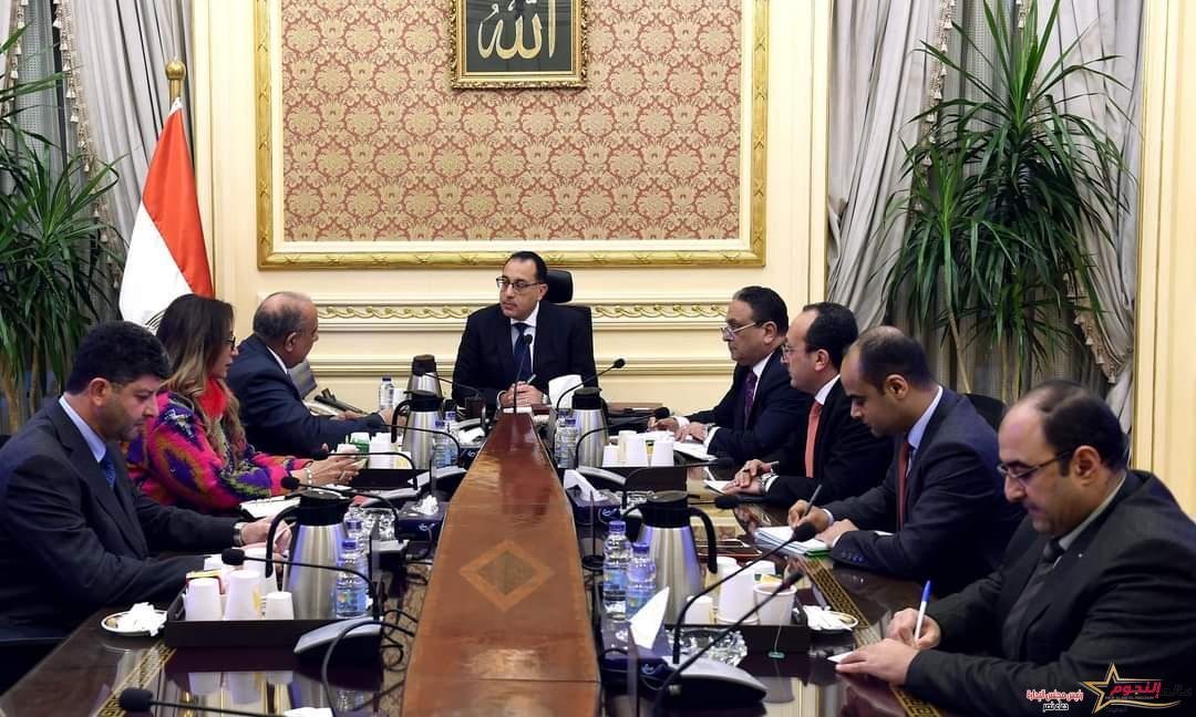 رئيس الوزراء يتابع مع وزير قطاع الأعمال العام عددا من ملفات عمل الوزارة