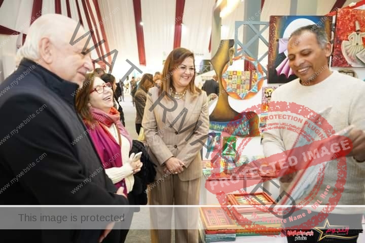 وزيرة التخطيط والتنمية الاقتصادية تشارك في افتتاح المعرض العربي للأسر المنتجة "بيت العرب"