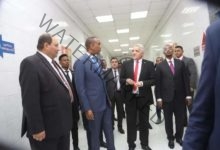 رئيس وزراء الصومال يتفقد معهد صحة الحيوان 