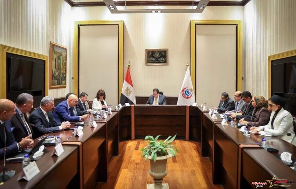 وزير الصحة يعقد اجتماعًا مع غرفة التجارة الأمريكية بالقاهرة لبحث الاستثمار بالقطاع الصحي