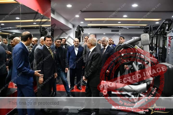 وزير الرياضة يصطحب عدداً من رؤساء الجامعات المصرية فى جولة داخل نادى النادى بالسادس من أكتوبر