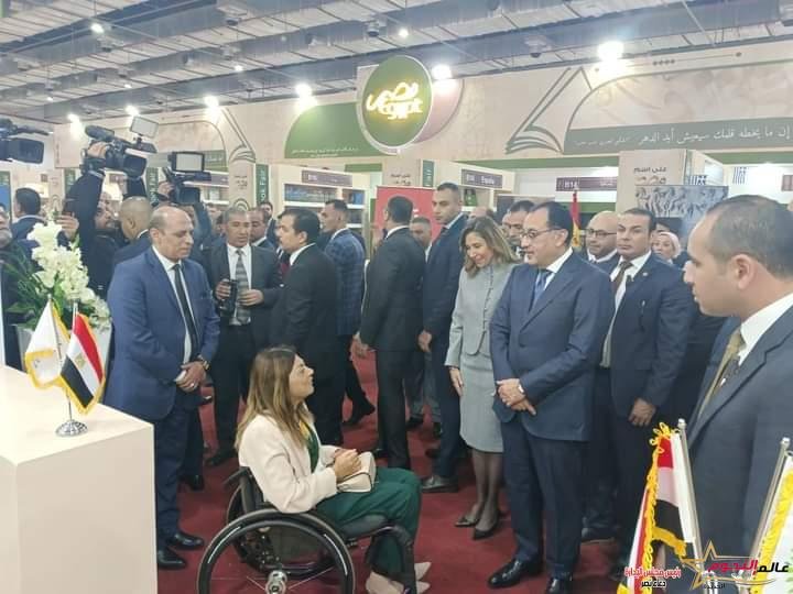 "القومي للإعاقة" يستقبل رئيس الوزراء في جناحه بمعرض القاهرة الدولي للكتاب