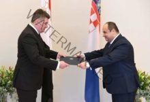 السفير المصري لدى كرواتيا يسلم أوراق اعتماده للرئيس الكرواتي