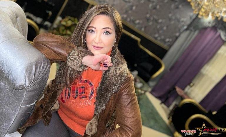 عنبر : أمي كانت أقرب صاحبة ليا وكان كل همي ما أحرمهاش من حاجة