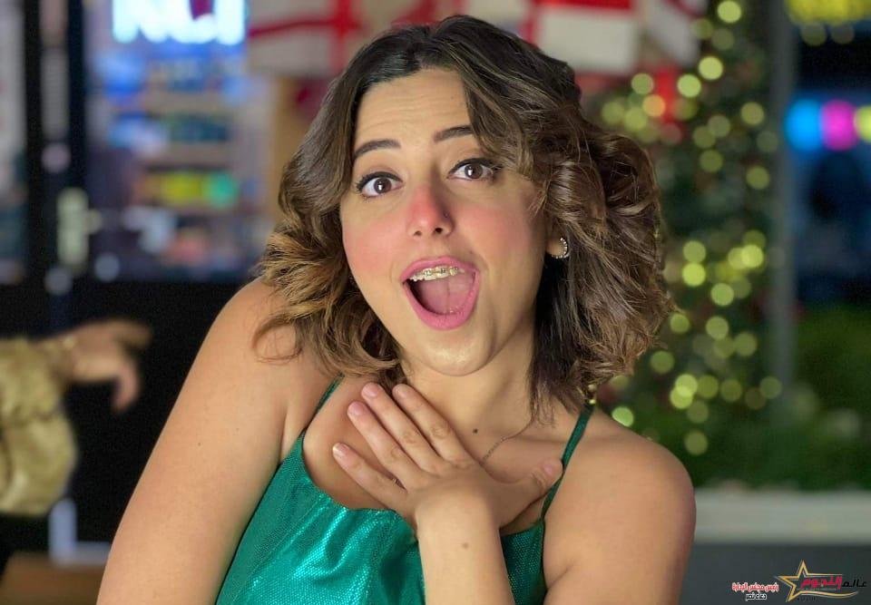 ساندي مراد في حالة فنية مميزة بجانب علي ربيع 