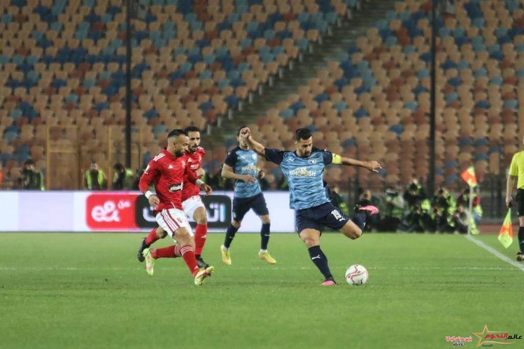 الأهلي يعود لصدارة الدورى بالفوز على بيراميدز بهدفي السوليه 