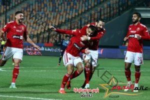 الأهلي يعود لصدارة الدورى بالفوز على بيراميدز بهدفي السوليه 