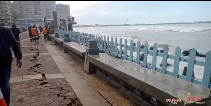 عاجل .. هبوط رصيف كورنيش سيدي بشر بالإسكندرية 