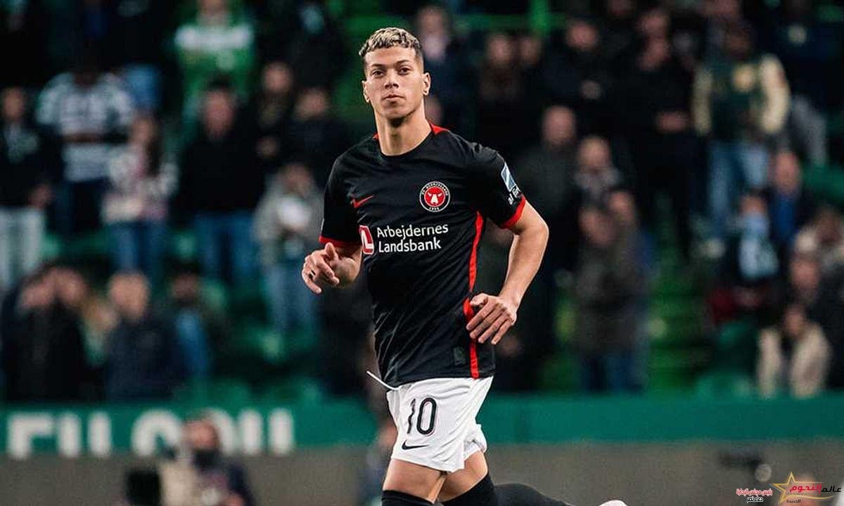 إمام عاشور علي مقاعد بدلاء ميتيلاند الدنماركي أمام سبورتنج لشبونة البرتغالي في إياب ملحق الدوري الأوروبي