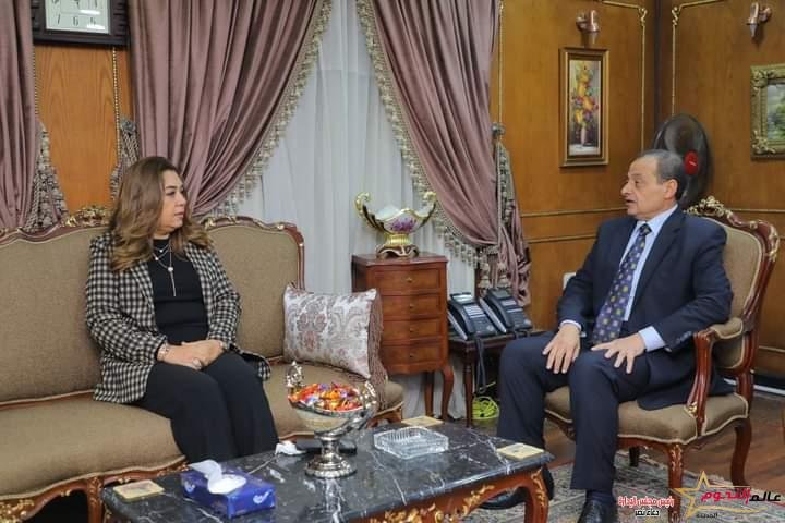 عوض تُهنئ اللواء حسام توفيق لتعيينه مديراً لأمن دمياط ويتباحثان حول عدد من الملفات والموضوعات