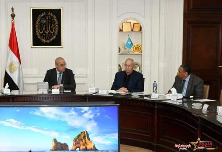 وزير الإسكان يتابع الموقف التنفيذي لمشروعى "منطقة الأعمال المركزية" و"أبراج الداون تاون" 1 وزير الإسكان يتابع الموقف التنفيذي لمشروعى "منطقة الأعمال المركزية" و"أبراج الداون تاون"