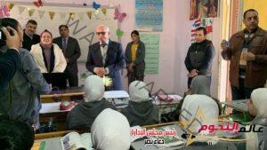 محافظ بورسعيد يتابع سير وانتظام العملية التعليمية بعدد من المدارس