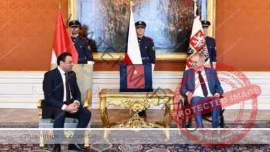 سفير مصر الجديد يتقدم بأوراق اعتماده لرئيس جمهورية التشيك