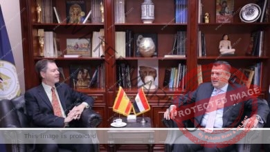 عيسي يبحث مع سفير إسبانيا بالقاهرة سبل تعزيز التعاون السياحي والأثري بين مصر وإسبانيا