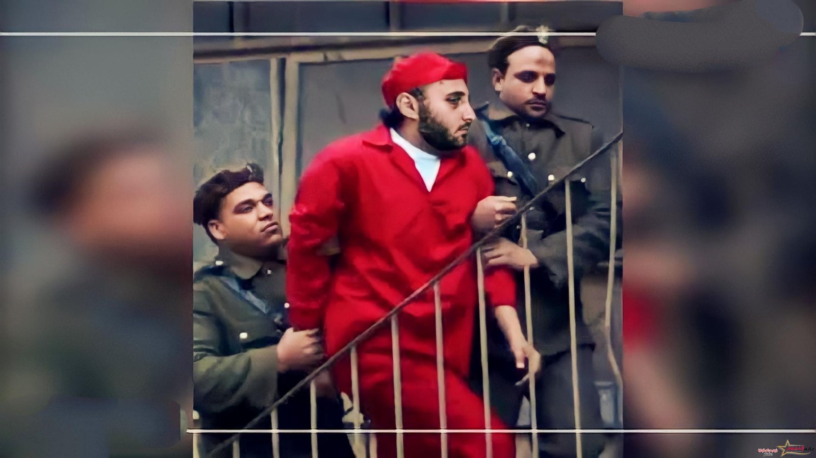 حقيقة صورة محمد عادل المتداولة بالبدلة الحمراء