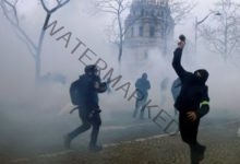 عاجل … مشاركة أكثر من 2 مليون شخص واشتباكات بين الشرطة والمحتجين بفرنسا