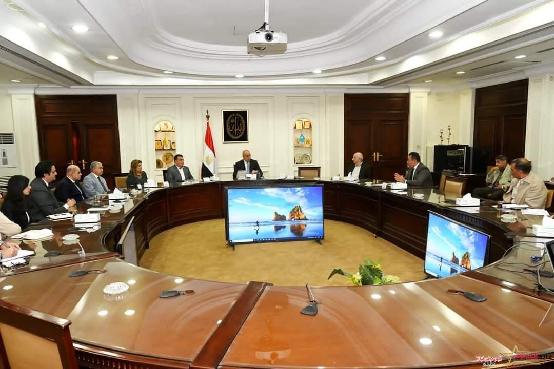 وزير الإسكان يستعرض التصميمات الداخلية للفنادق بمشروع تطوير موقع التجلى الأعظم بمدينة سانت كاترين
