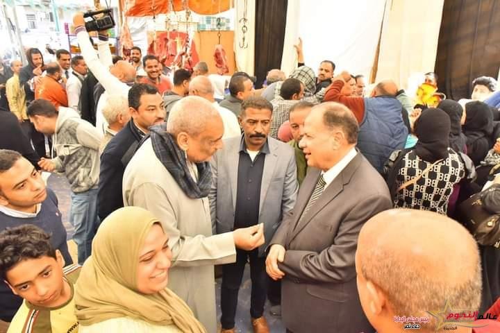 محافظ أسيوط يتفقد معرض "أهلًا رمضان" بحى شرق