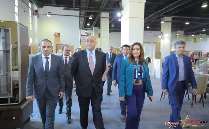 محافظ دمياط ورئيس جهاز تنمية المشروعات يفتتحان معرض الأثاث " صنع في دمياط "