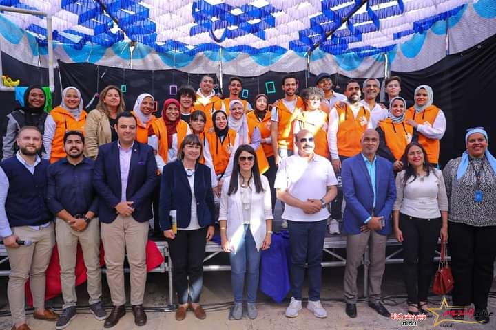 وزيرة التعاون الدولي والمنسق المقيم للأمم المتحدة تتفقدان وحدة طب الأسرة ومركز شباب البيارة بمدينة كوم امبو