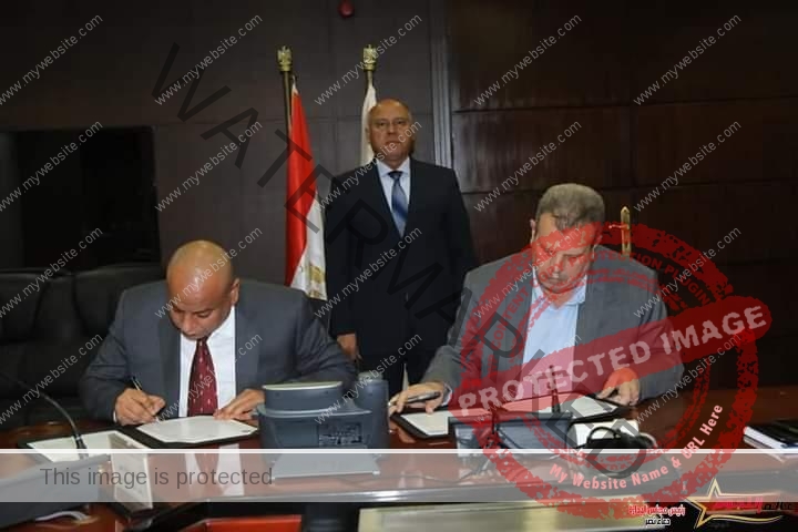 وزير النقل يشهد توقيع مذكرة تفاهم لإنشاء مصنع بالمنطقة الصناعية بكوم أبو راضى على مساحة 5 أفدنة