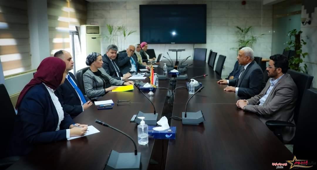 وزيرة البيئة ومحافظ السويس يناقشان الوضع الحالي لمنظومة ادارة المخلفات، وفرص إستثمارها بالمحافظة