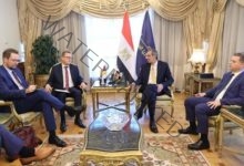 طلعت يبحث مع سفير ألمانيا بالقاهرة تعزيز التعاون بين مصر وألمانيا  