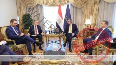 طلعت يبحث مع سفير ألمانيا بالقاهرة تعزيز التعاون بين مصر وألمانيا  