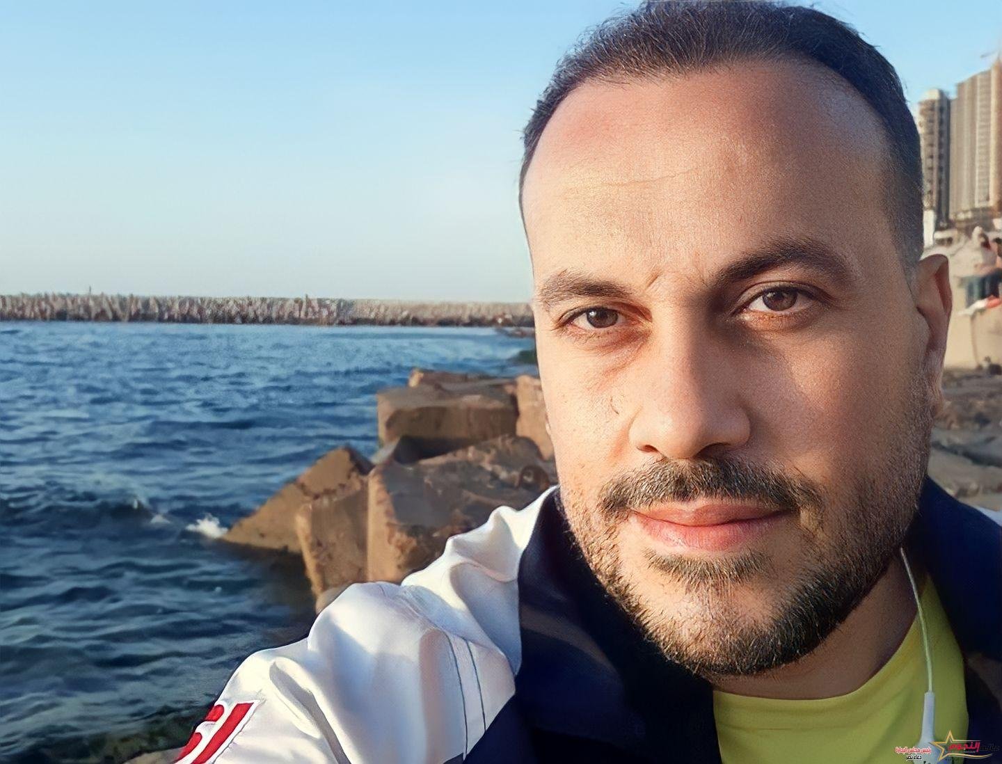 عالم النجوم تهنئ الفنان "مصطفى عبد الفتاح" بـ عيد ميلاده