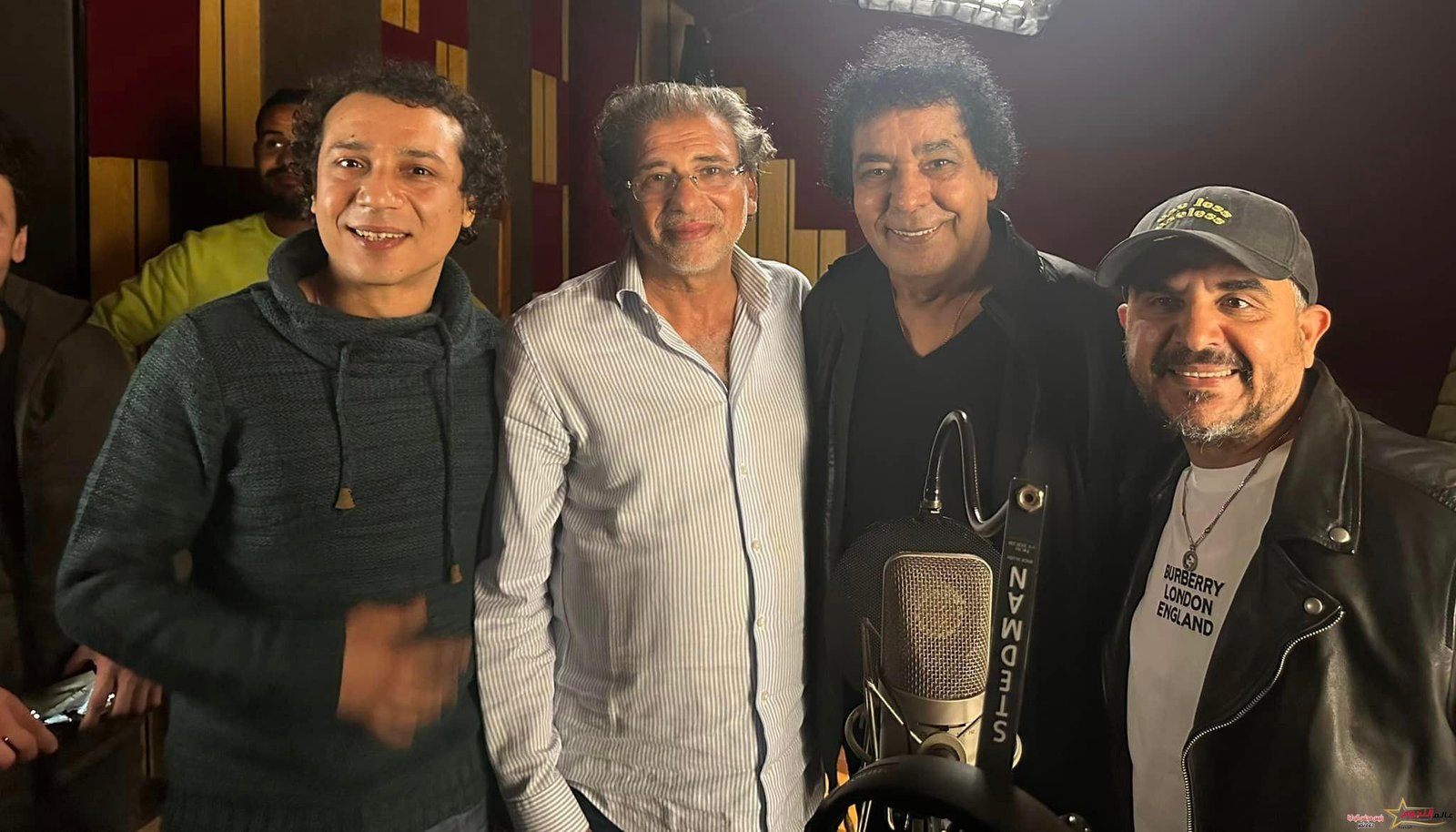 خالد يوسف يشارك بصور لمحمد منير في بروفات سره الباتع