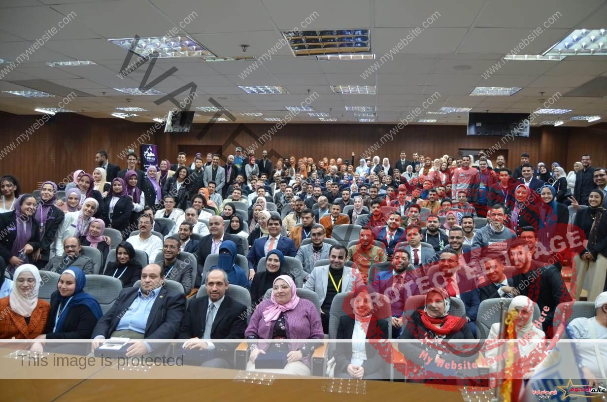 ختام المؤتمر الثانى لطلاب صيادلة مصر بجامعة الأهرام لمناقشة الصحة العامة وتطويرها 