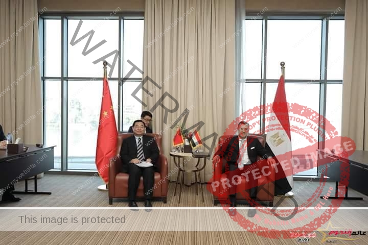 وزير السياحة والآثار يلتقي وزير الثقافة والسياحة الصيني خلال زيارته الرسمية لمصر