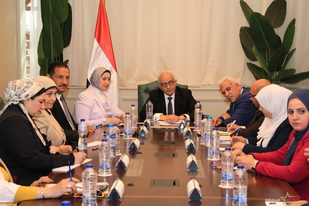 حجازي يتابع الآليات والإجراءات التنفيذية لاكتشاف ورعاية الطلاب الموهوبين فى مجال التمثيل والمسرح