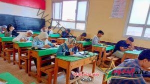طلاب الإعدادية بالقاهرة يؤدون اليوم امتحان مادتى الهندسة والتربية الفنية