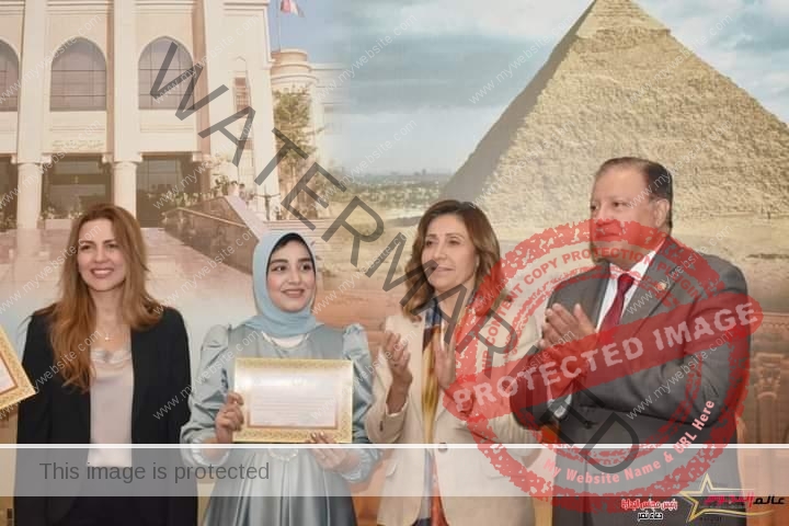 وزيرة الثقافة تسلم جوائز مسابقة "المواهب الأدبية للشباب" في دورتها السادسة 